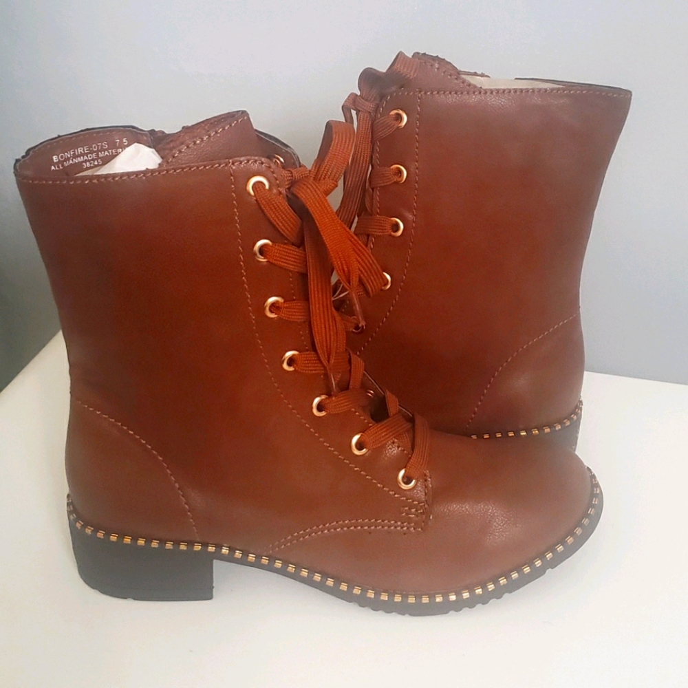 Ladies Bonfire Boots Sz 7.5